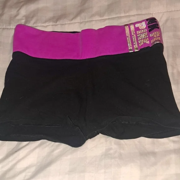 Pink yoga shorts size Fuschia band with bling